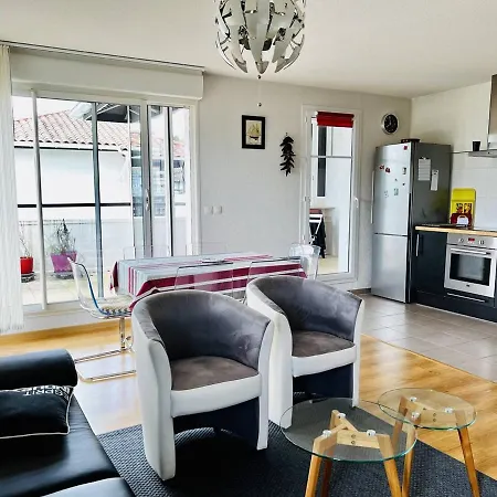 Apartment T2 A Cambo-les-bains, Terrasse, Parking, Internet - Fr-1-495-87 Cambo-les-Bains
