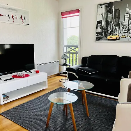 Confortable T2 A Avec Terrasse Et Parking - Fr-1-495-87 Apartman